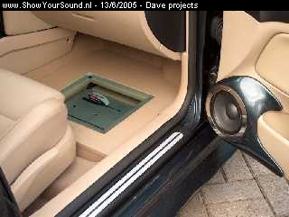 showyoursound.nl - Daves bora  - dave projects - hpim2300.jpg - Audiocontrol DQT in vloer (digitale 30-bands EQ)